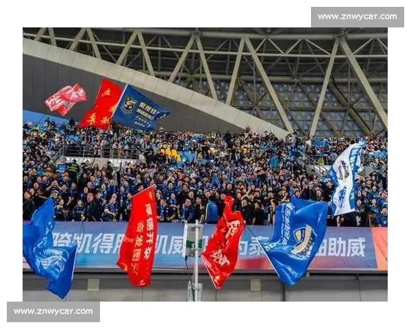 扬州企业家驾机飞越苏超赛场 5 架国产飞机编队空中助威 扬州企业家驾机飞越苏超赛场 5 架国产飞机编队空中助威